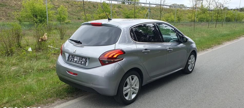 Peugeot 208 cena 36600 przebieg: 86900, rok produkcji 2019 z Strzyżów małe 742